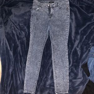 Light washed skinny jeans 👖